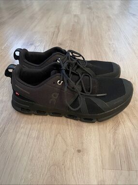 On Cloud Running Shoes